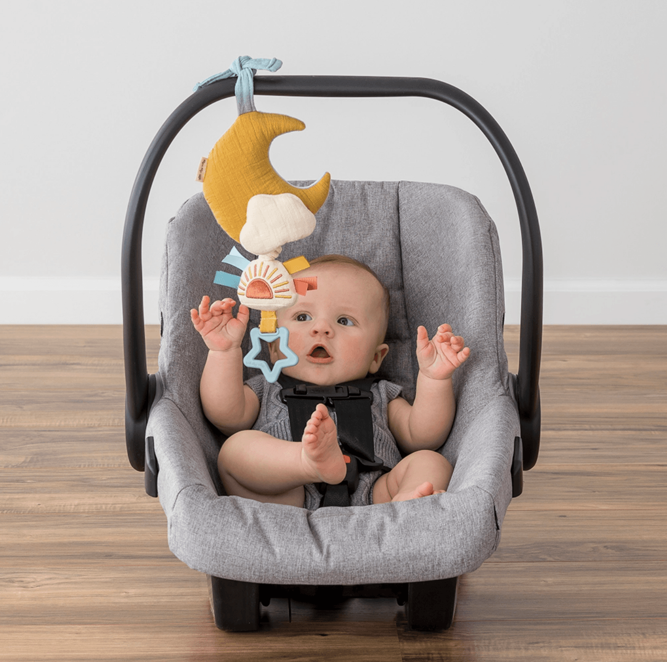 Musical Pull-Down Toy (Cloud/Sun) Baby Accessory Maple & Co. Boutique